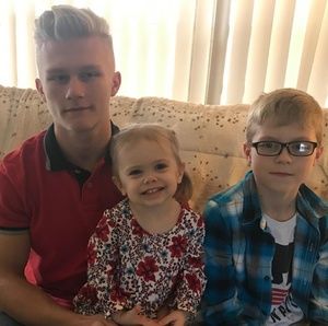 Meet your Posher, Logan